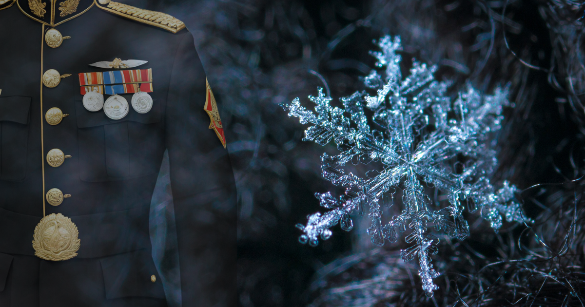 黒い軍服と雪の結晶